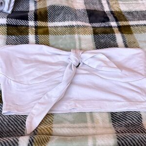 SHEIN White Knot Front Crop Top